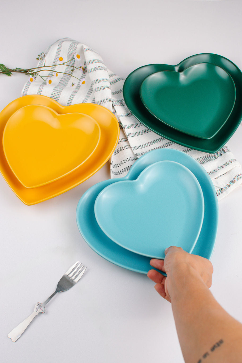 LT Love Platter - Yellow Heart Plate - Set of 4