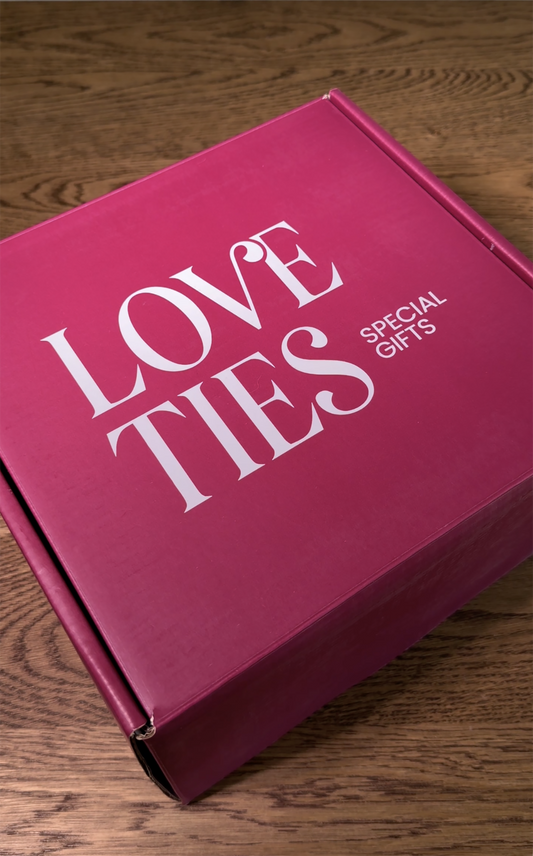 LT Love's Embrace Heart Plates Ready to Gift - Set of 4