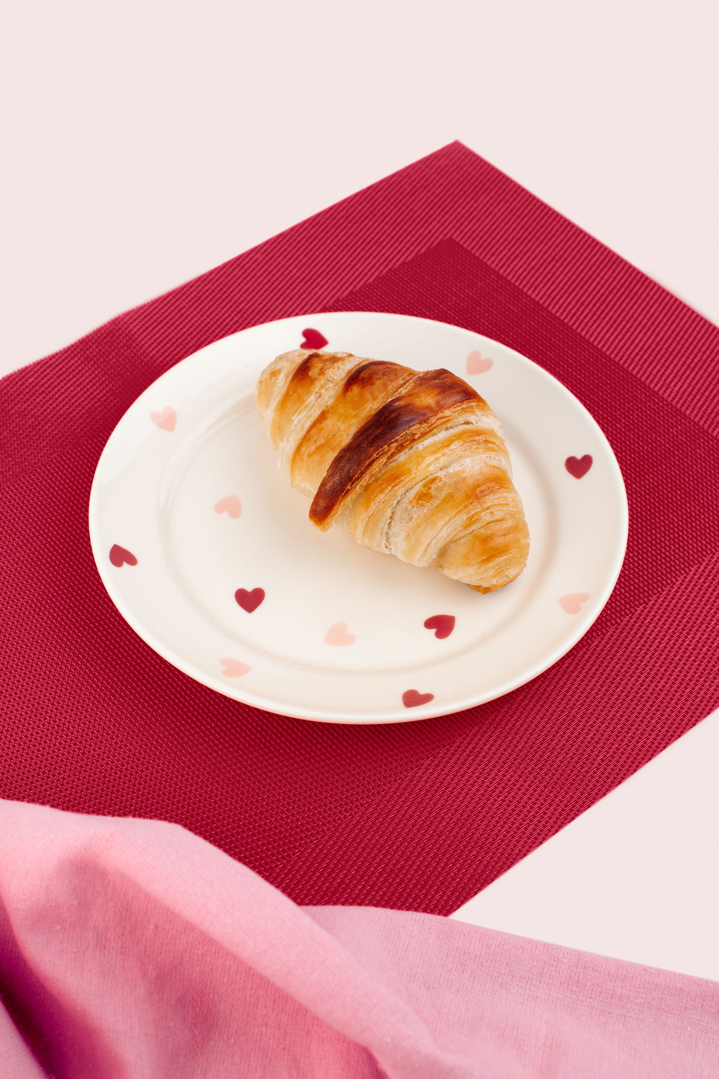 LT Love's Embrace Heart Plates Ready to Gift - Set of 4